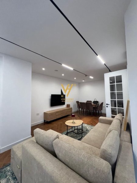 Tirane, jepet me qera apartament 2+1+Ballkon Kati 4, 95 m² 1.200 € (RRUGA E DURRESIT)