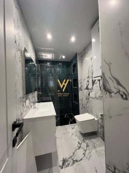 Tirane, jepet me qera apartament 2+1+Ballkon Kati 4, 95 m² 1.200 € (RRUGA E DURRESIT)