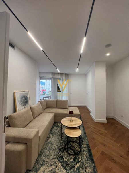 Tirane, jepet me qera apartament 2+1+Ballkon Kati 4, 95 m² 1.200 € (RRUGA E DURRESIT)