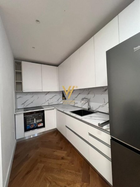 Tirane, jepet me qera apartament 2+1+Ballkon Kati 4, 95 m² 1.200 € (RRUGA E DURRESIT)