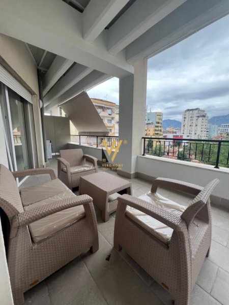 Tirane, jepet me qera apartament 2+1+Ballkon Kati 4, 95 m² 1.200 € (RRUGA E DURRESIT)