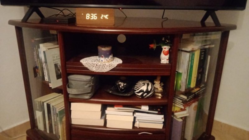 Tirane, shes Minibar mbajtese TV dhe portmonto 80 €