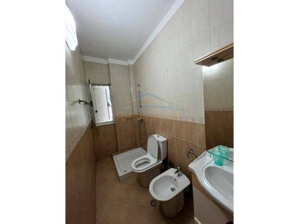 Durres, shitet apartament 2+1+Ballkon Kati 3, 170 m² 180.000 € (KAZAZI ,DURRES)