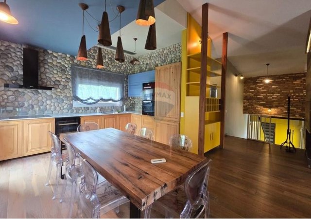 Tirane, jepet me qera Vile 2 Katshe Kati 2, 426 m² 2.500 € (Teg)