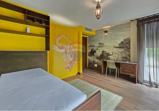 Tirane, jepet me qera Vile 2 Katshe Kati 2, 426 m² 2.500 € (Teg)