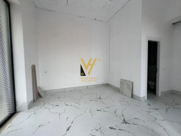 Tirane, jepet me qera dyqan Kati 0, 27 m² 600 € (RRUGA E DURRESIT)