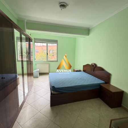 Tirane, jepet me qera ambjent biznesi Kati 4, 166 m² 1.200 € (rruga e dibres)