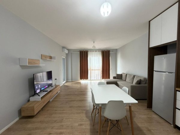 Tirane, jepet me qera apartament 1+1 Kati 3, 65 m² 500 € (Qendra Emerald)