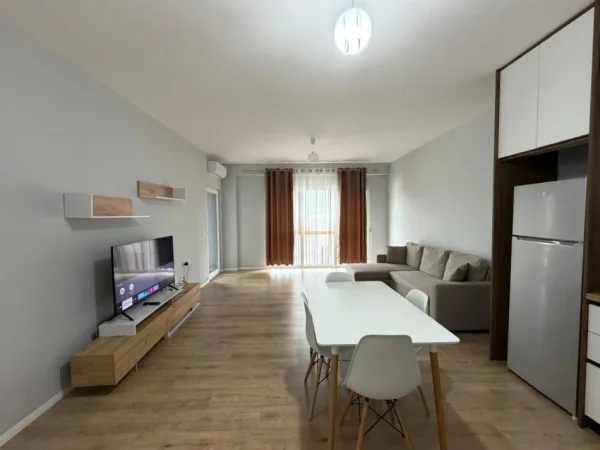 Tirane, jepet me qera apartament 1+1 Kati 3, 65 m² 500 € (Qendra Emerald)