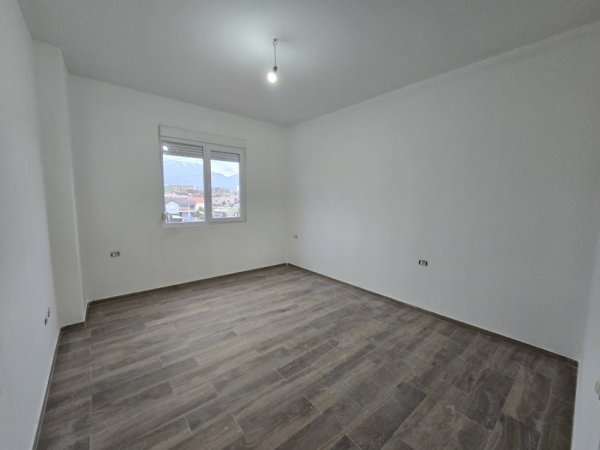 Tirane, shitet apartament 1+1 , 81 m² 121.000 € (Bulevardi i ri)