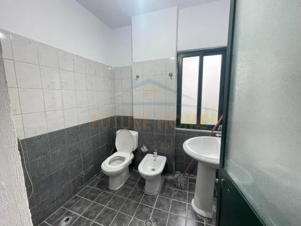 Tirane, jepet me qera apartament 1+1 Kati 1, 88 m² 300 € 