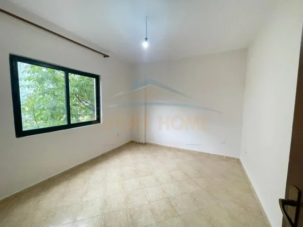 Tirane, jepet me qera apartament 1+1 Kati 1, 88 m² 300 € 