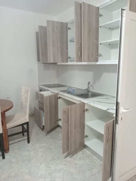 Tirane, jepet me qera apartament 2+1 Kati 1, 100 m² 450 € (ASTIR)
