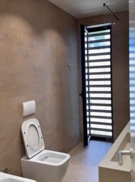 Durres, shitet Vile 5+1+Aneks Kati 0, 241 m² 1.400.000 € (gjiri lalezit)