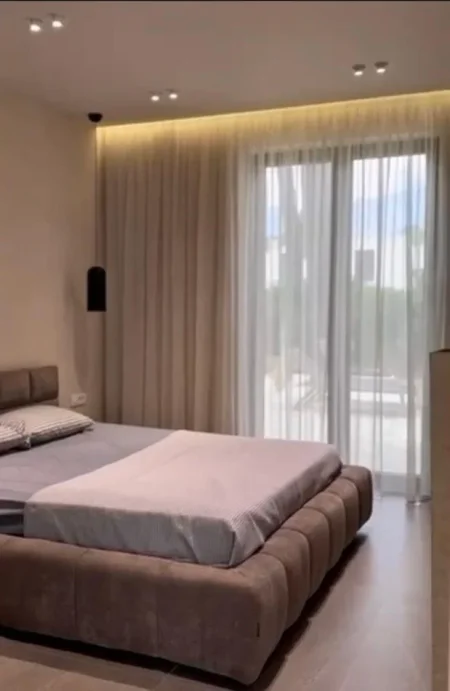 Durres, shitet Vile 5+1+Aneks Kati 0, 241 m² 1.400.000 € (gjiri lalezit)