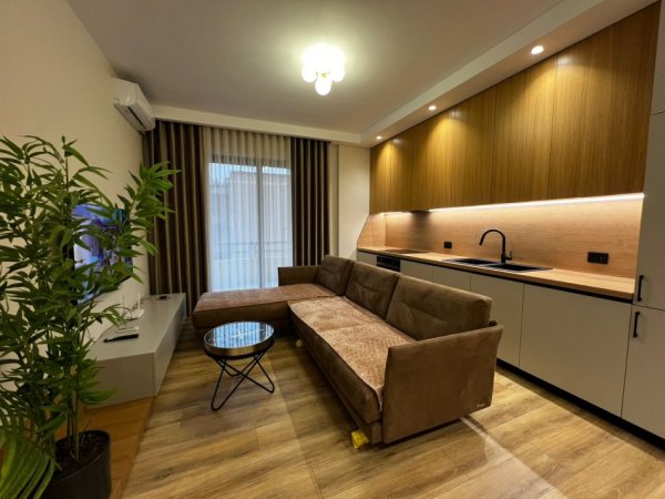Vlore, jepet me qera apartament 1+1+Aneks+Ballkon Kati 4, 72 m² 420 € (Bulevardi Ismail Qemali, Prane Conad)
