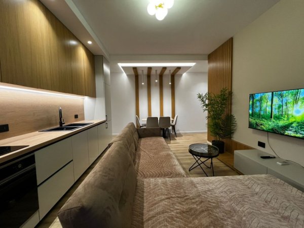 Vlore, jepet me qera apartament 1+1+Aneks+Ballkon Kati 4, 72 m² 420 € (Bulevardi Ismail Qemali, Prane Conad)