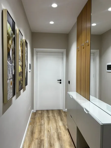 Vlore, jepet me qera apartament 1+1+Aneks+Ballkon Kati 4, 72 m² 420 € (Bulevardi Ismail Qemali, Prane Conad)