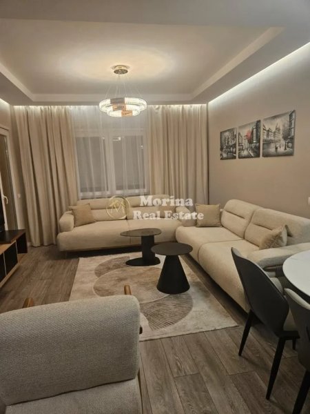 Tirane, jepet me qera apartament 2+1 Kati 6, 91 m² 700 € (Sheshi Shqiponja)