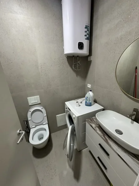 Tirane, jepet me qera apartament 1+1 Kati 2, 60 m² 700 € (Shkolla e Kuqe)