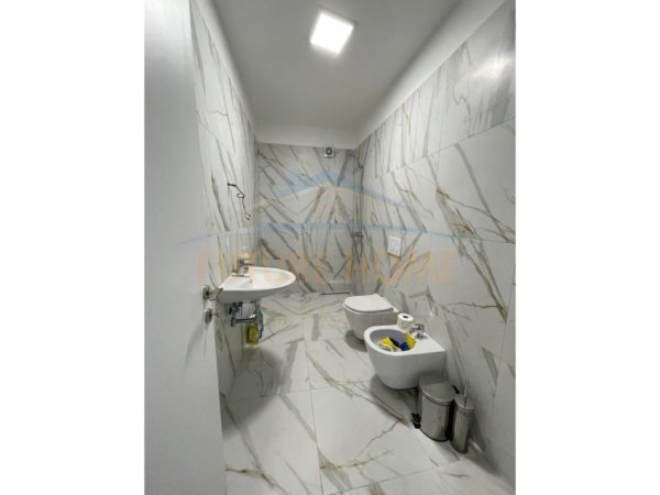 Tirane, jepet me qera apartament 1+1 Kati 4, 65 m² 450 € 