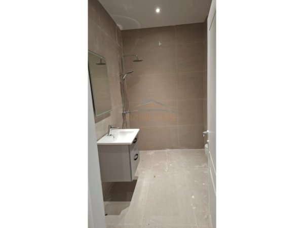 Tirane, jepet me qera ambjent biznesi Kati 6, 67 m² 850 € (Komuna e parisit)