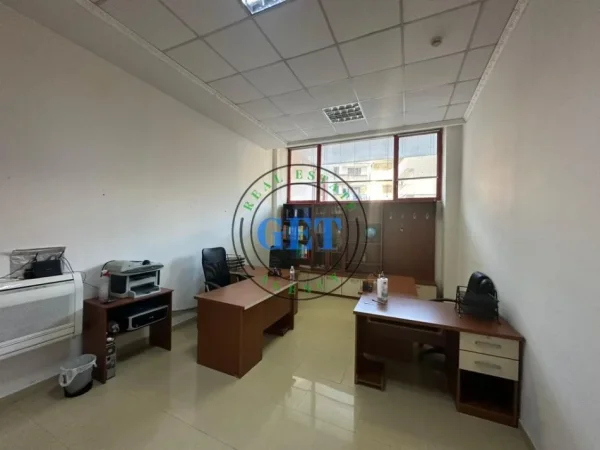 Durres, jepet me qera vetem 1 dhome 1+1 Kati 2, 300 € 