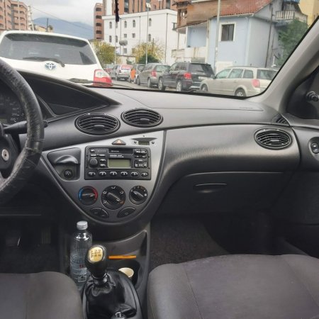 Tirane, shes makine FORD FOCUS 1.8 Nafte, gri metalizato manuale Kondicioner 242.000 km 1.200 €