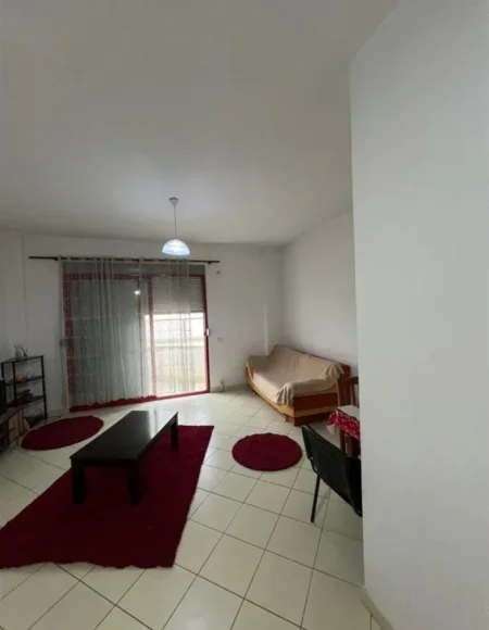 Tirane, jepet me qera apartament 1+1+Ballkon Kati 6, 65 m² 370 € 