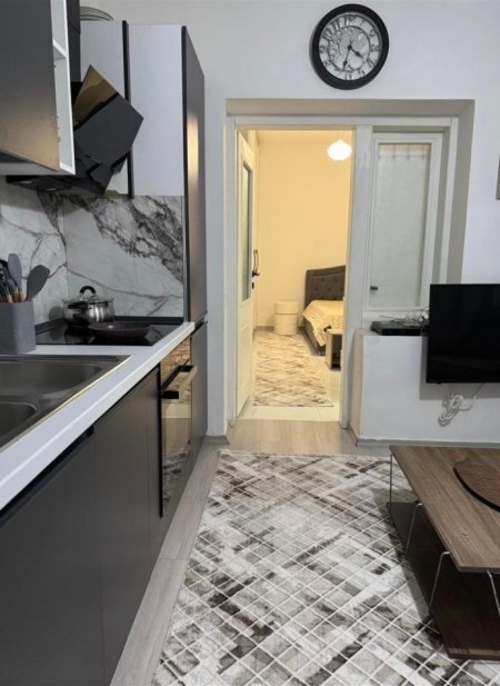 Tirane, jepet me qera apartament 1+1 Kati 1, 65 m² 45.000 leke