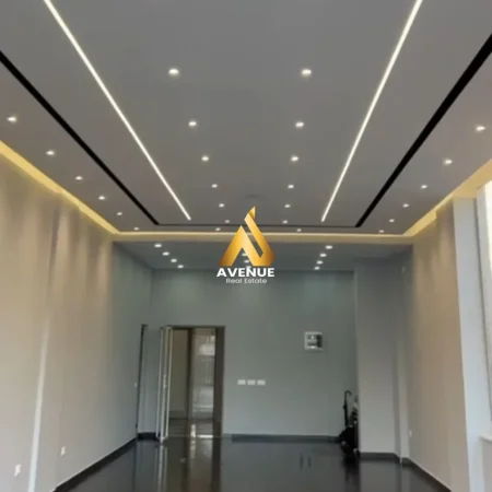 Tirane, jepet me qera ambjent biznesi Kati 2, 75 m² 700 € (bulevardi blu)