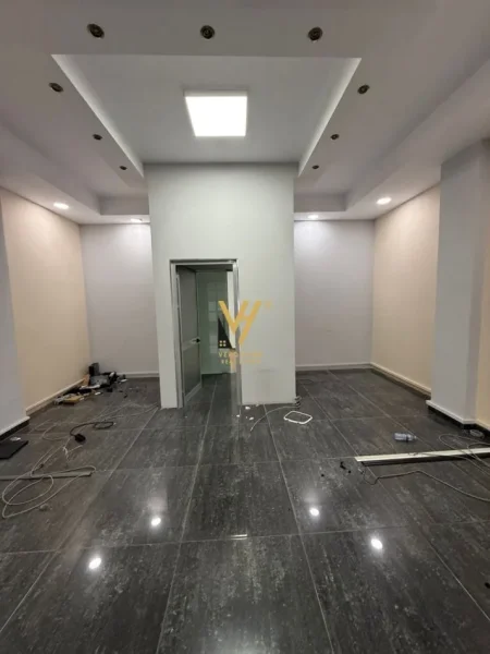 Tirane, jepet me qera ambjent biznesi Kati 1, 75 m² 600 € (ASTIR)