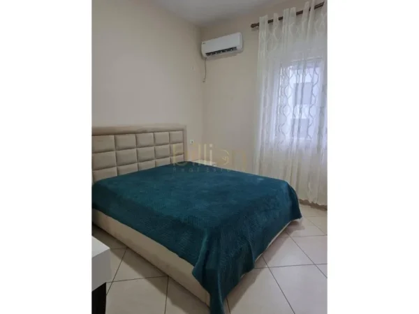 Tirane, jepet me qera 2+1 , 77 m² 600 € (kompleksi delijorgj)