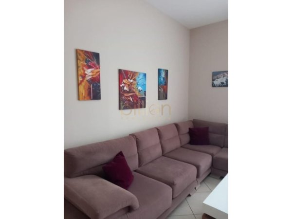 Tirane, jepet me qera 2+1 , 77 m² 600 € (kompleksi delijorgj)