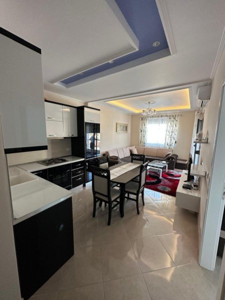 Vlore, jepet me qera apartament 2+1+Ballkon Kati 5, 100 m² 400 € (Rruga Kosova, Prane Portit)