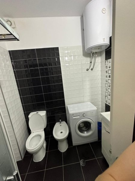 Vlore, jepet me qera apartament 2+1+Ballkon Kati 5, 100 m² 400 € (Rruga Kosova, Prane Portit)