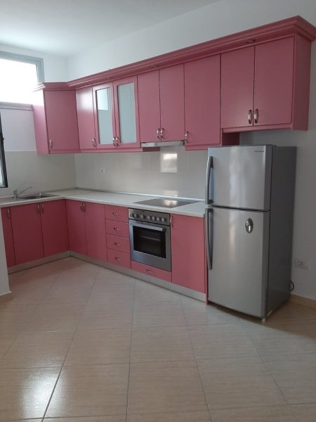 Vlore - Lungomare, jepet me qera apartament 1+1 Kati 1, 75 m² 430 € (Rruga Murat Terbaci, Tek Bar Hannover)