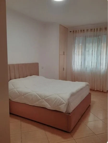 Vlore - Lungomare, jepet me qera apartament 1+1 Kati 1, 75 m² 430 € (Rruga Murat Terbaci, Tek Bar Hannover)