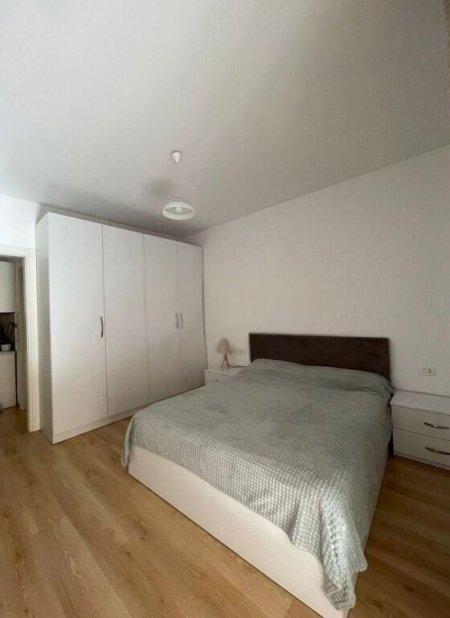 Tirane, jepet me qera apartament 1+1+Aneks+Ballkon Kati 2, 70 m² 750 € (delijorgji)