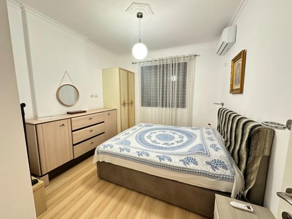 Vlore - Lungomare, jepet me qera apartament 2+1+Ballkon Kati 5, 100 m² 600 € (Rruga Murat Terbaci, Tek Bar Bonaparte)