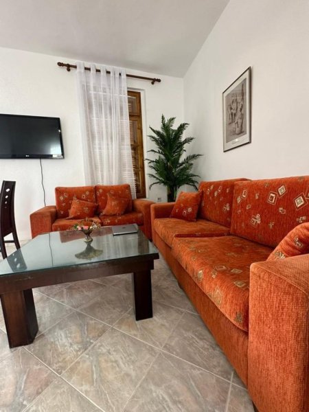 Vlore, jepet me qera apartament 1+1 Kati 3, 60 m² 280 € (Rruga Perlat Rexhepi, Tek Qyteti i Vjeter)