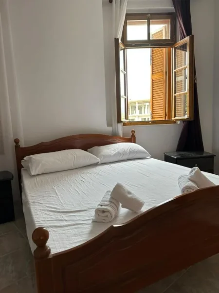Vlore, jepet me qera apartament 1+1 Kati 3, 60 m² 280 € (Rruga Perlat Rexhepi, Tek Qyteti i Vjeter)