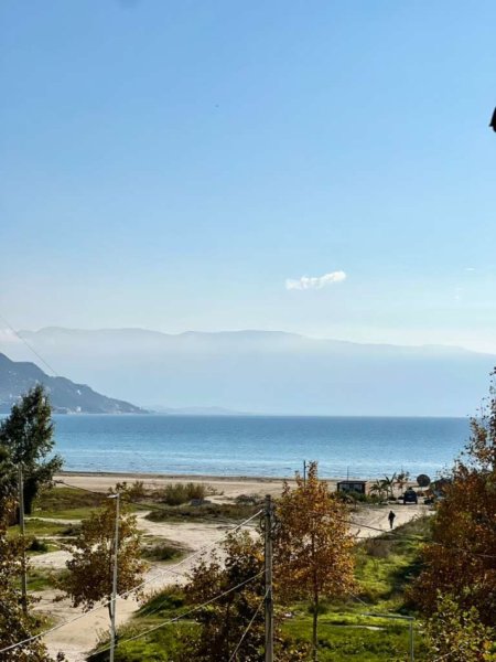 Vlore, jepet me qera apartament 1+1 Kati 4, 55 m² 300 € (rr. sazani, tek Real Hotel)