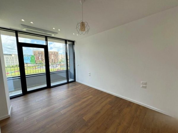 Tirane, jepet me qera zyre Kati 3, 130 m² 1.600 € (RR. KOSOVAREVE)
