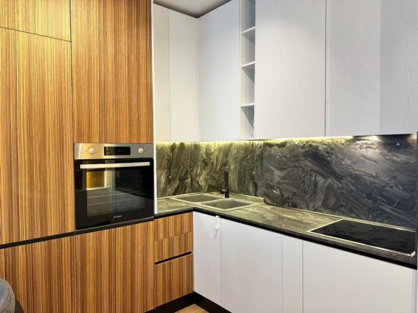 Vlore - Lungomare, shes apartament 2+1+Ballkon Kati 6, 100 m² 229.000 € (Lungomare, Tek Akademia Marines)