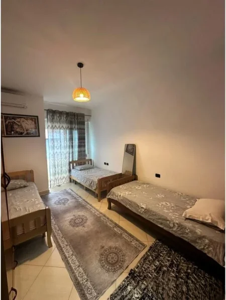 Tirane, jepet me qera apartament 2+1 Kati 8, 100 m² 700 € (pazari i ri)