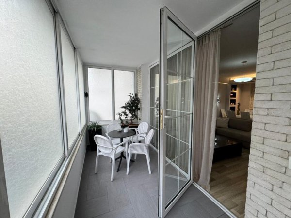 Tirane, jepet me qera apartament 2+1+Aneks+Ballkon Kati 2, 100 m² 1.000 € 