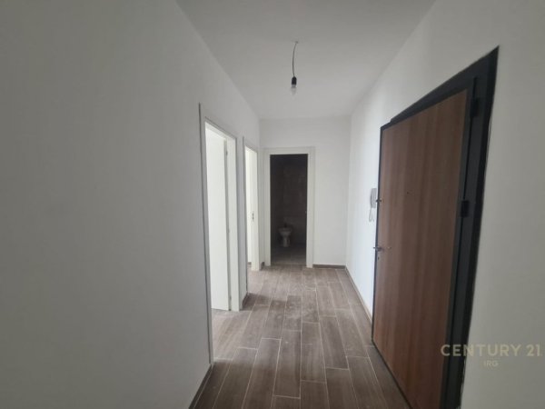 Shqiperi, jepet me qera apartament 3+1 Kati 1, 109 m² 400 € (5 Maji)