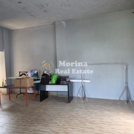 Tirane, jepet me qera ambjent biznesi Kati 0, 70 m² 400 € (Fusha e Aviacionit)