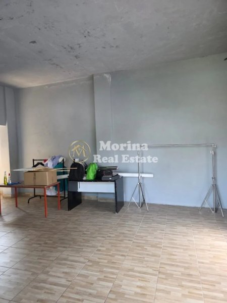 Tirane, jepet me qera ambjent biznesi Kati 0, 70 m² 400 € (Fusha e Aviacionit)